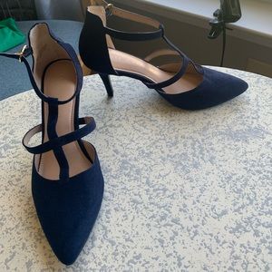 dark blue heels